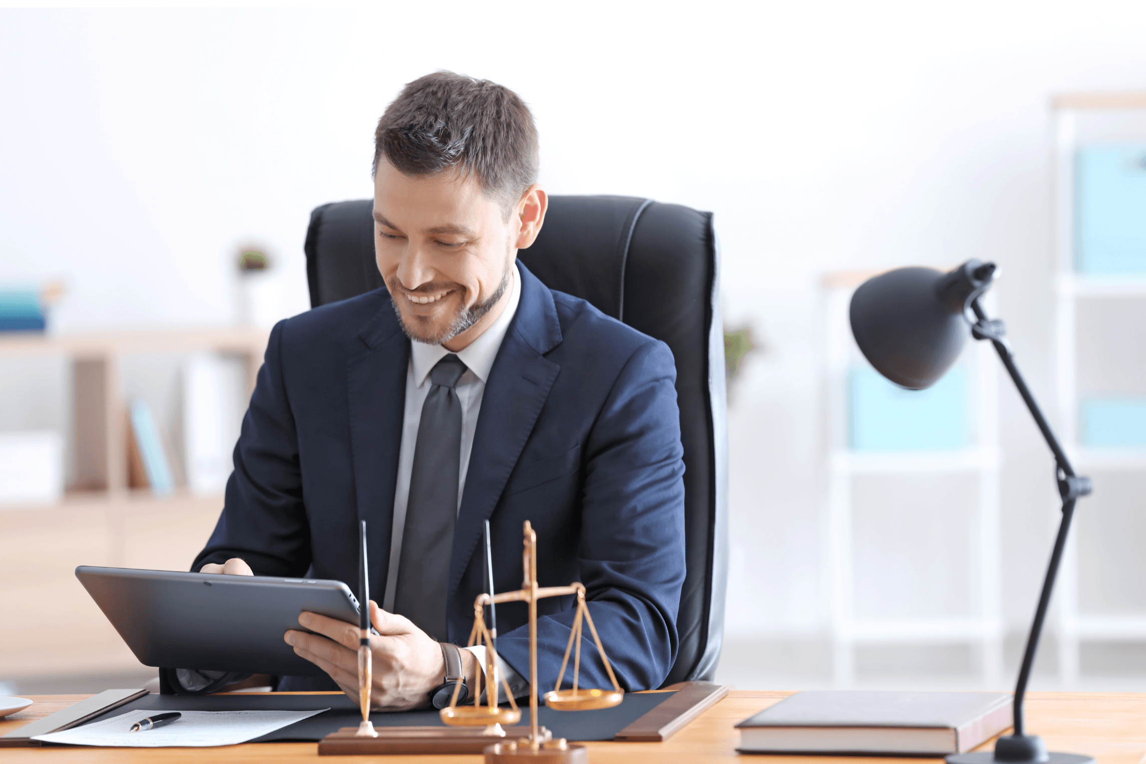 Lavren ve hukuk profesyoneli iş birliği